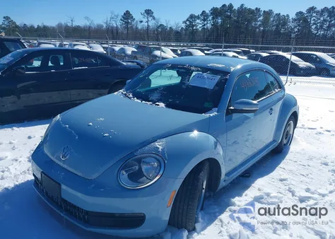 2012 Volkswagen Beetle 2.5L z USA, uszkodzony, nr VIN 3VWJP7AT2CM607517